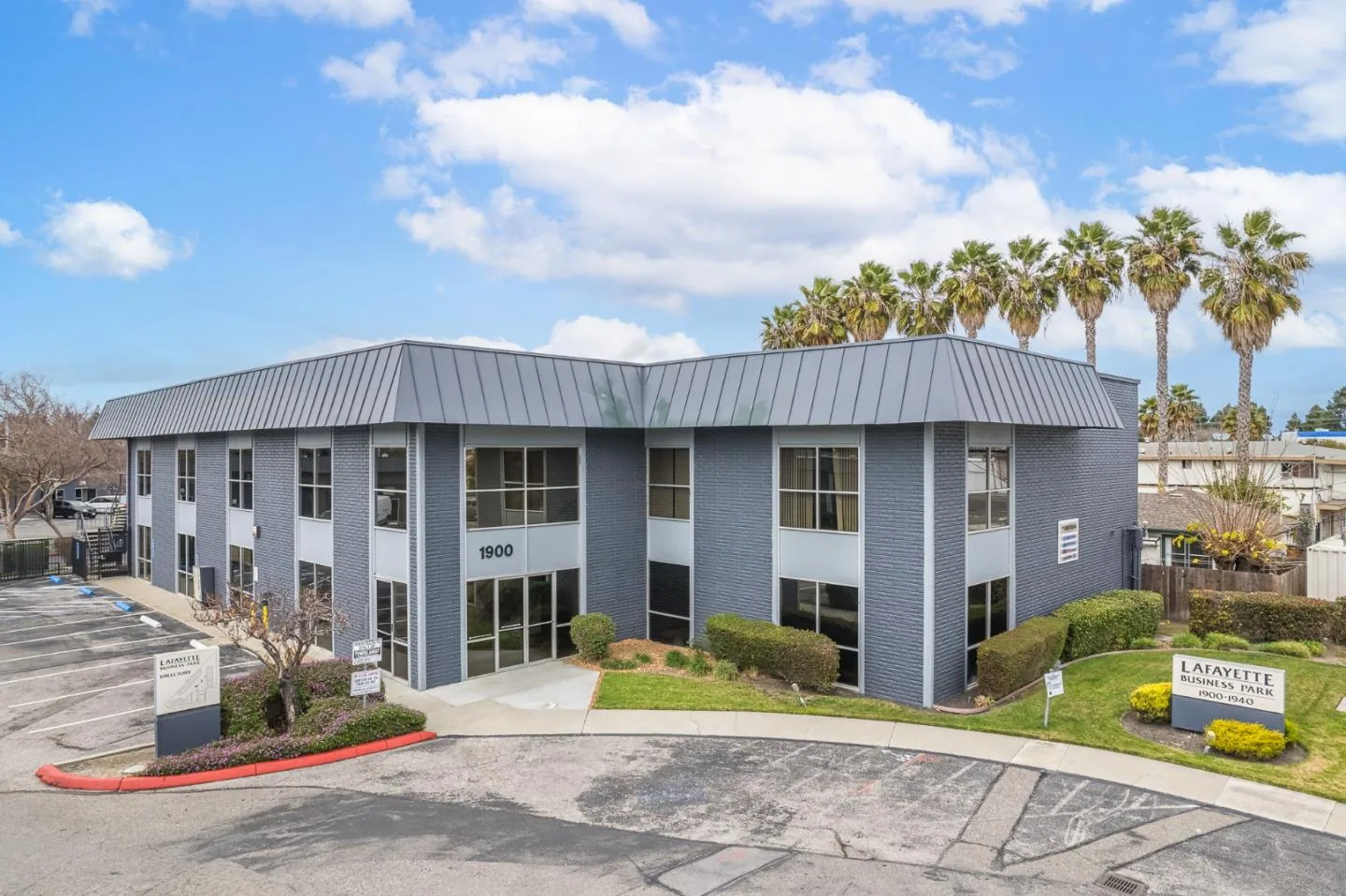 Commercial Roof Service for Simi Valley Property Managers Commercial Roof Service for Simi Valley Property Managers